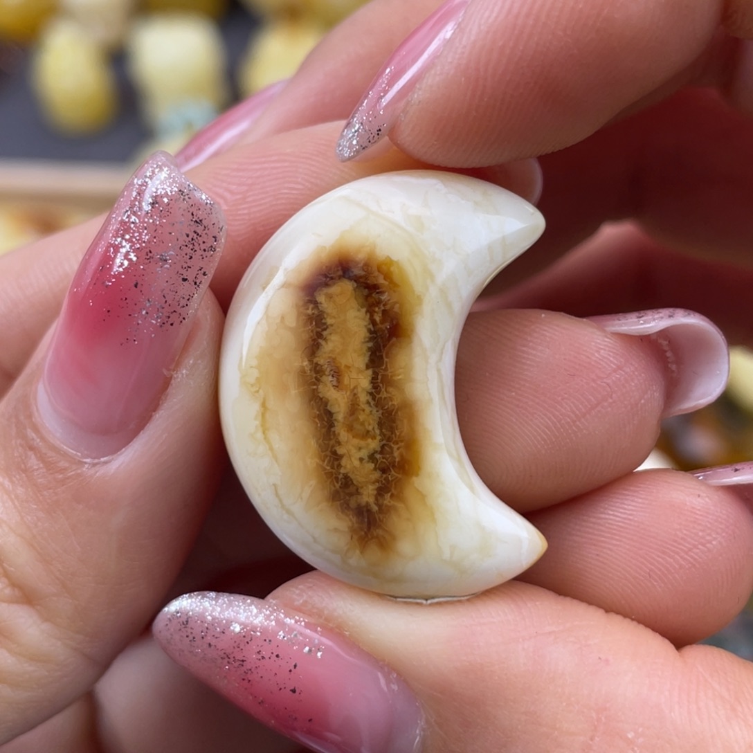 琥珀裸石未镶嵌蜜蜡