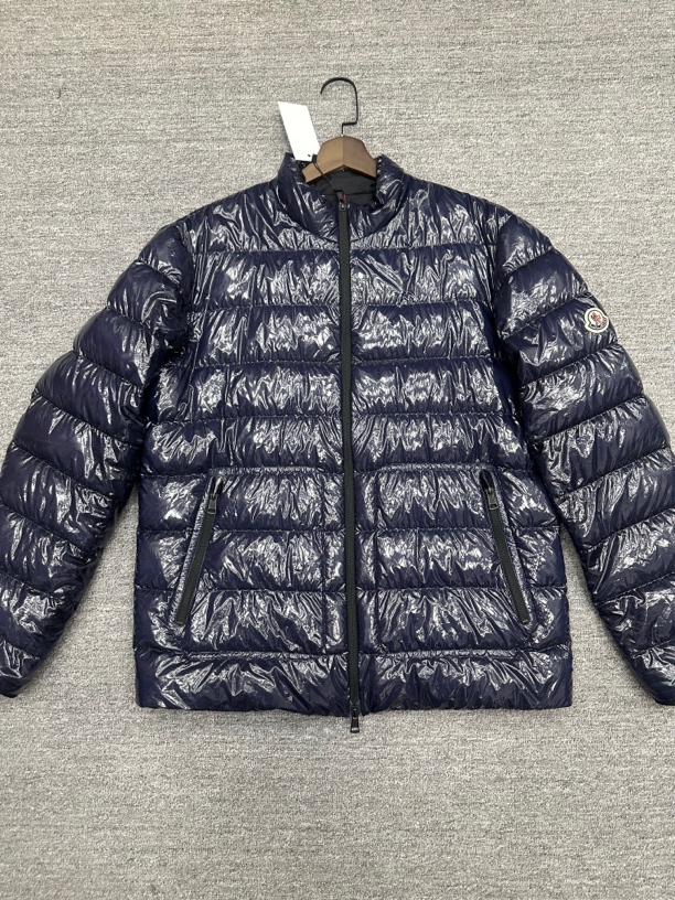 全新未使用 MONCLER 4码 moncler亮面羽绒服 薄款