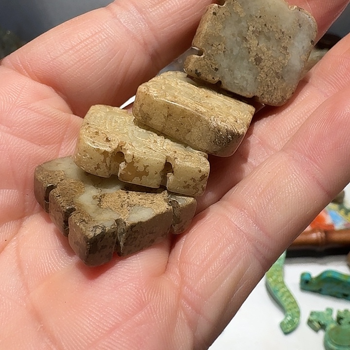 口***v和田玉未镶嵌挂件