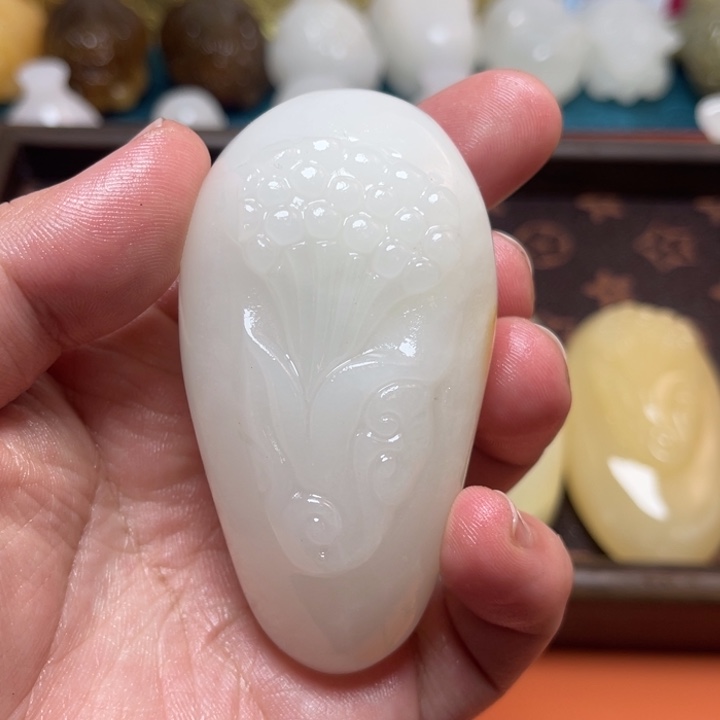 不***道石材天然方解石手把件不退换