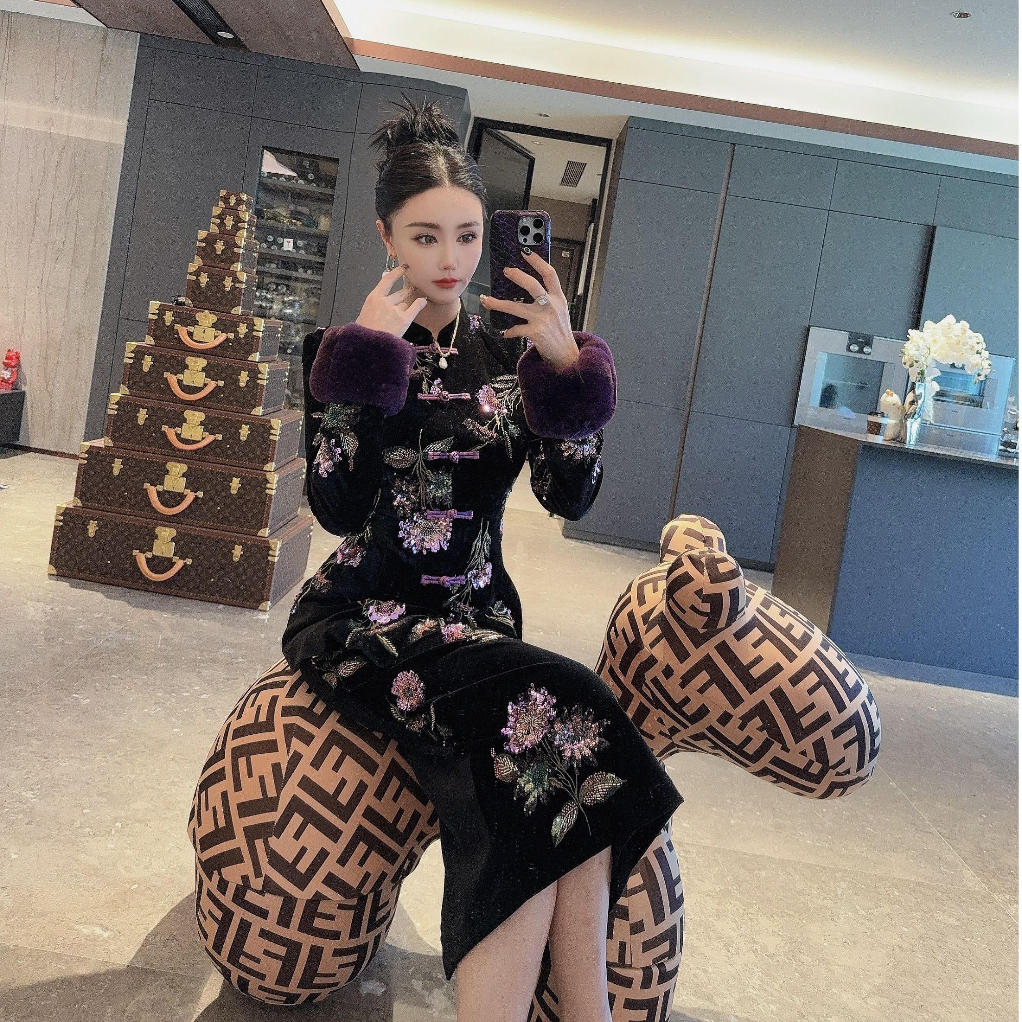 S300【紫罗兰女神】紫色满身刺绣亮片紫色毛毛袖盘扣备用