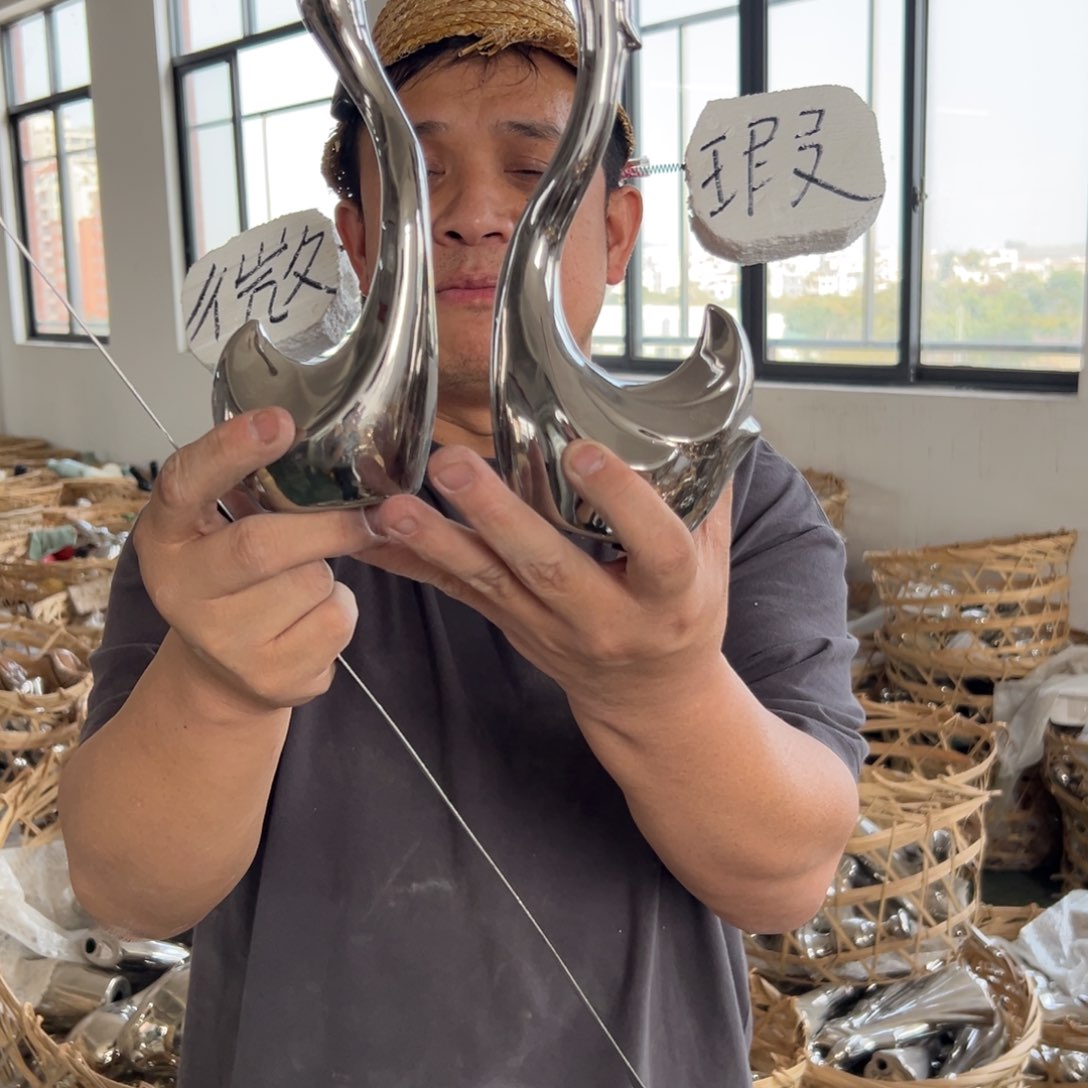 摆件66 号高中低温陶瓷瓶（部分微瑕）