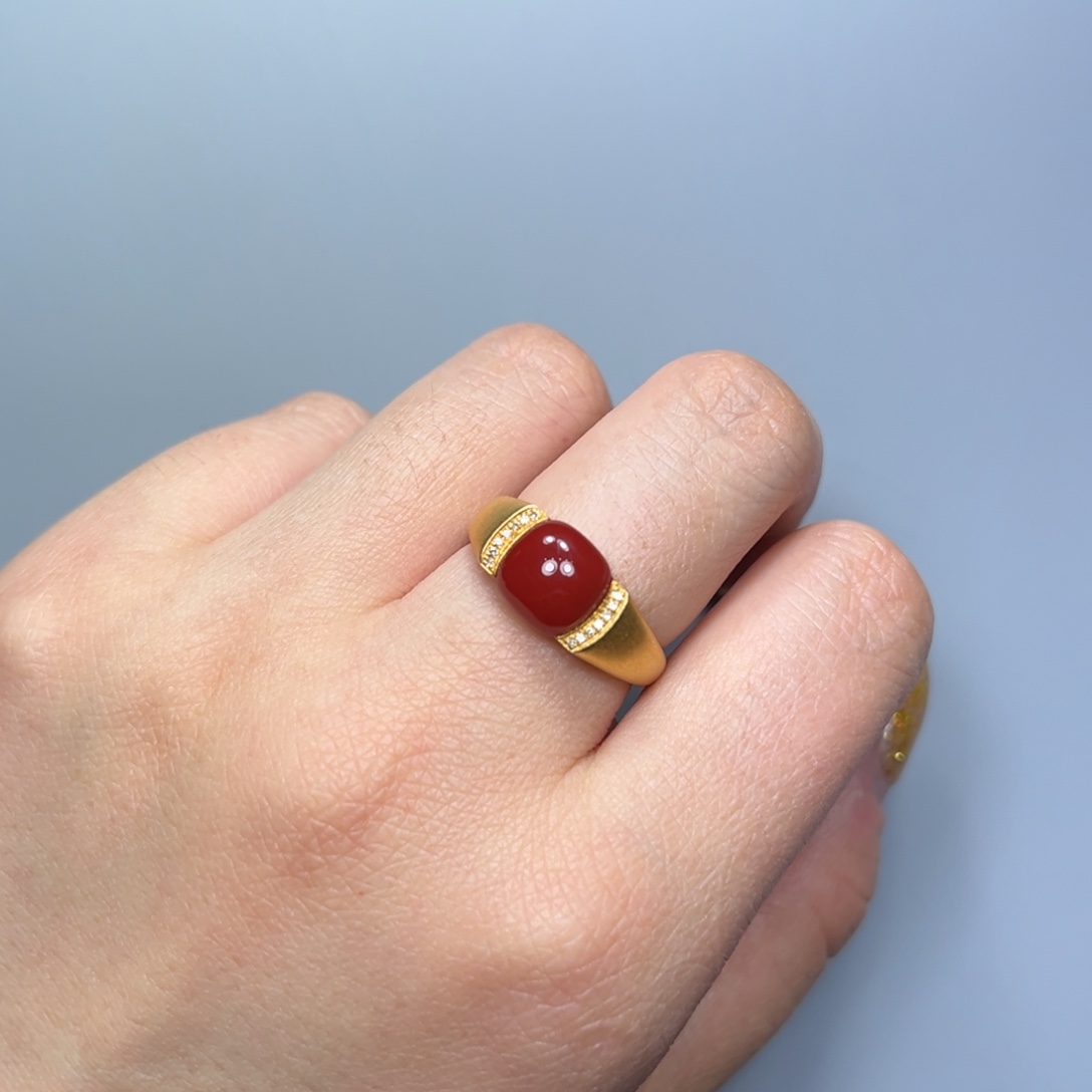 南红玛瑙锦红戒指18K金镶嵌