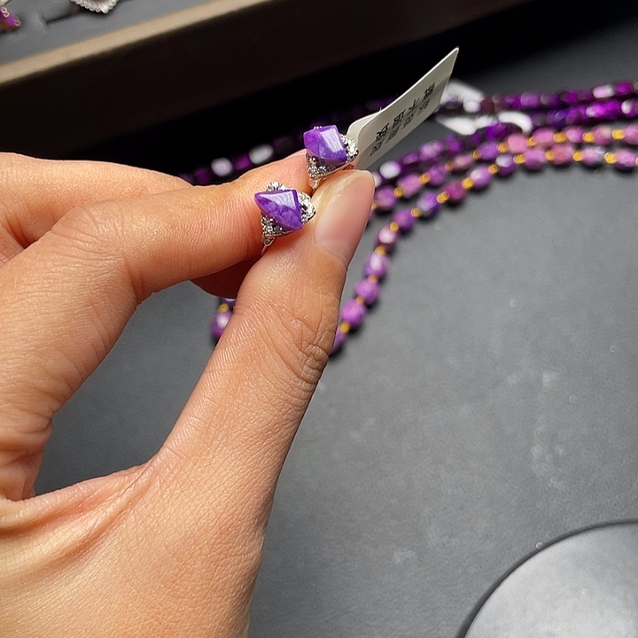 苏纪石（舒俱来）银S925镶嵌耳环