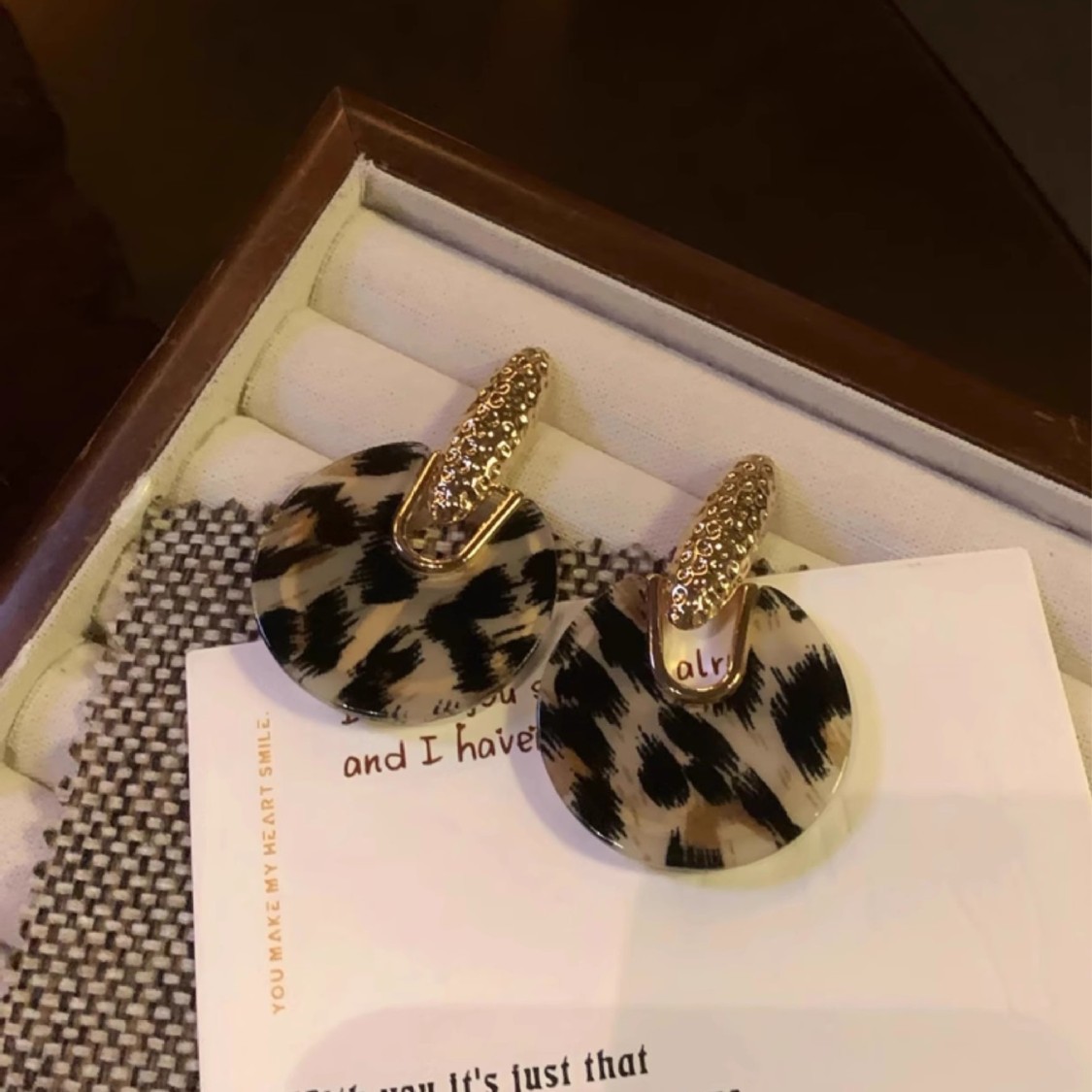 铜合金亚克力耳饰 亚克力耳饰轻奢气质豹纹圆圈耳环复古时尚大气