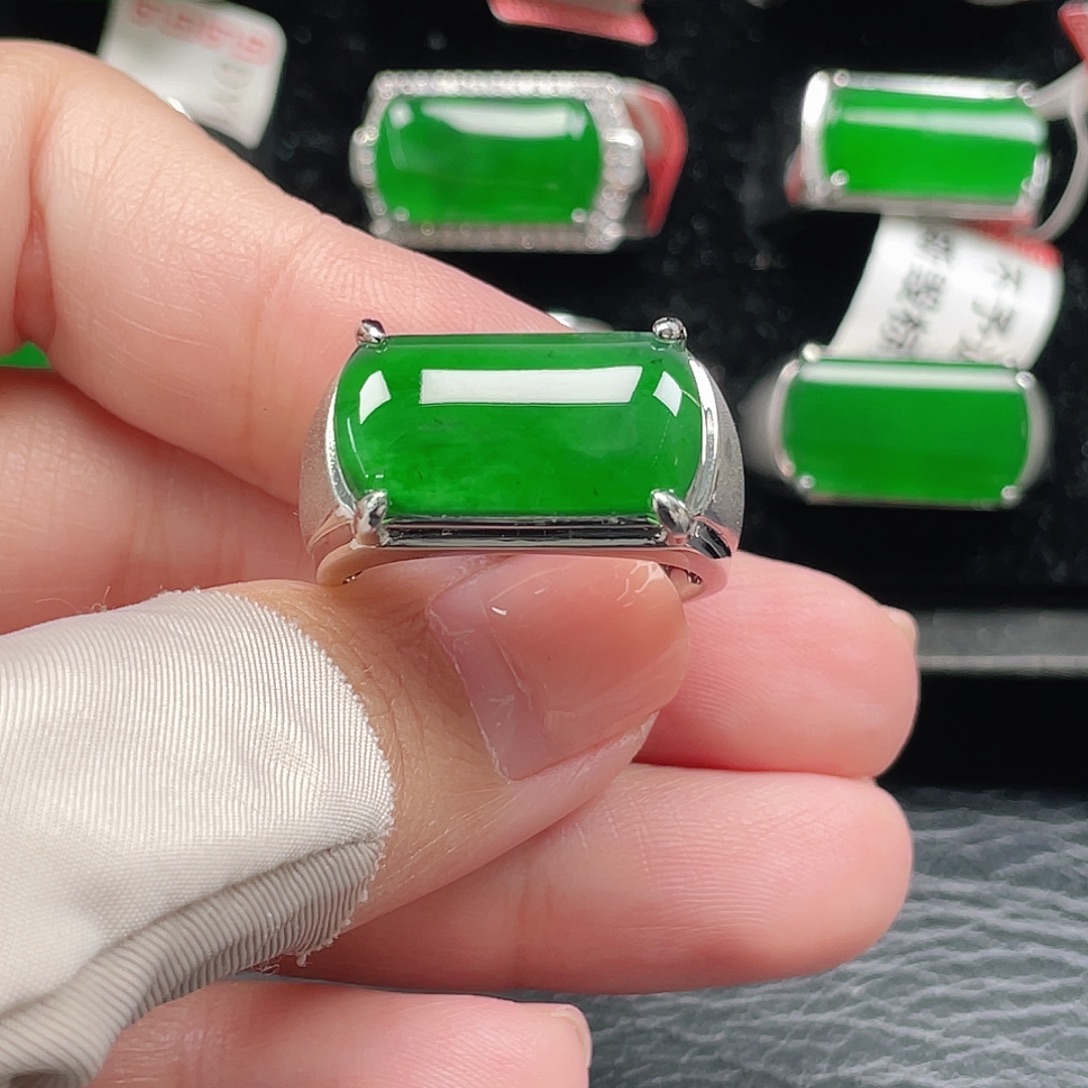 翡翠银S925镶嵌戒指天然A货翡翠没运费险4083