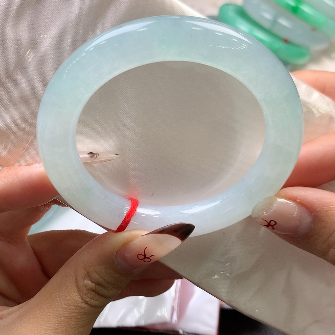 翡翠未镶嵌手镯（圆镯）3号