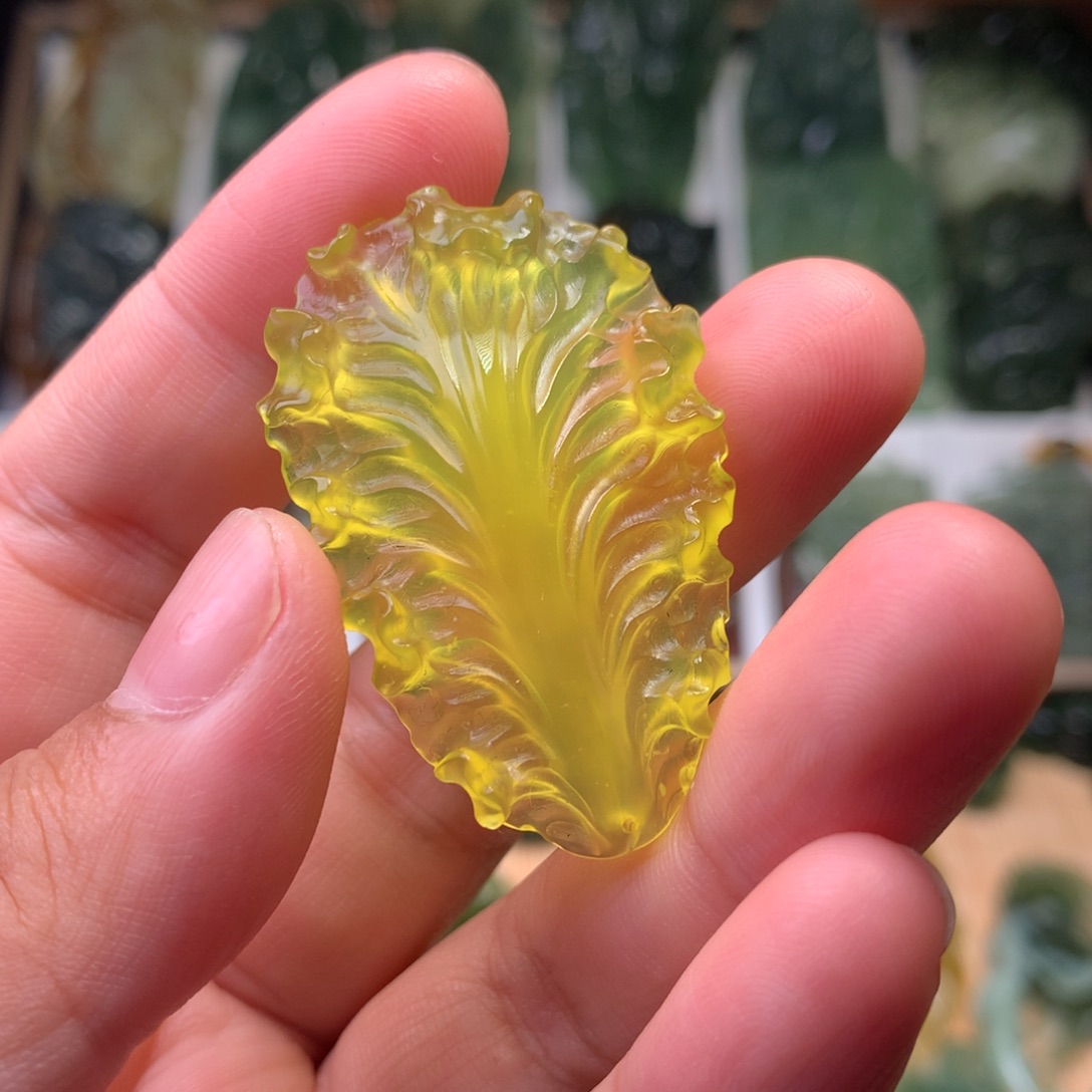 未镶嵌蛇纹石玉挂件生菜