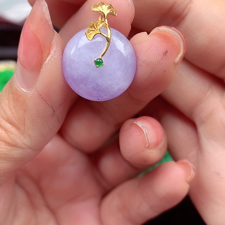 翡翠颈饰18K金镶嵌翡翠