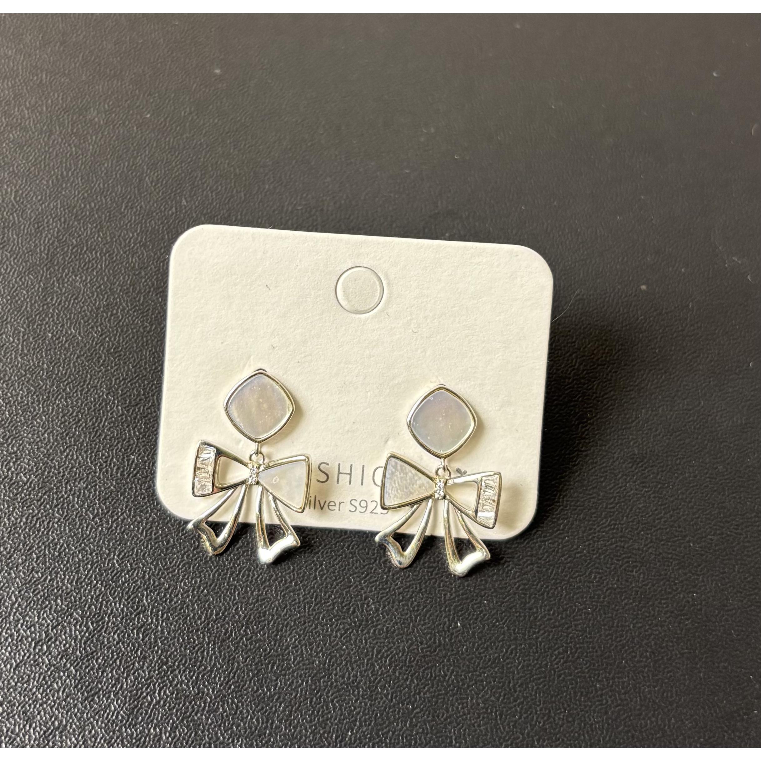 925银合成锆石耳饰 耳钉女法式甜美气质黑色精致日韩原创设计银色