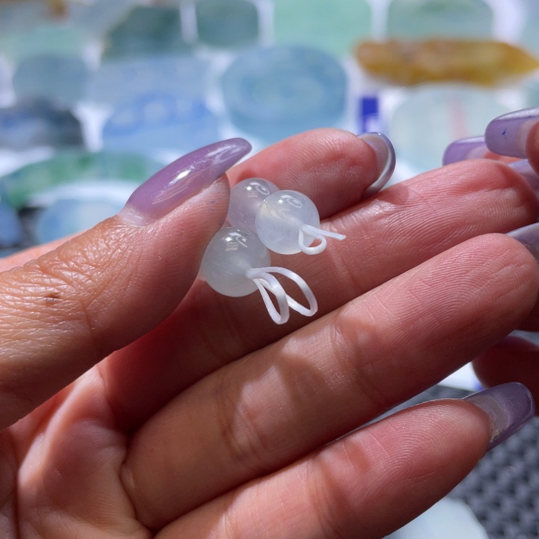 定制翡翠未镶嵌倩*?翡翠
