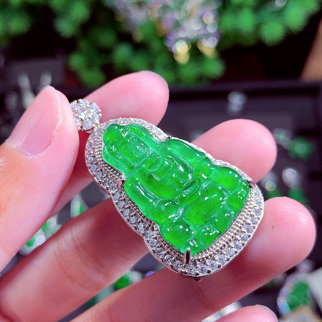 颈饰未镶嵌翡翠天然