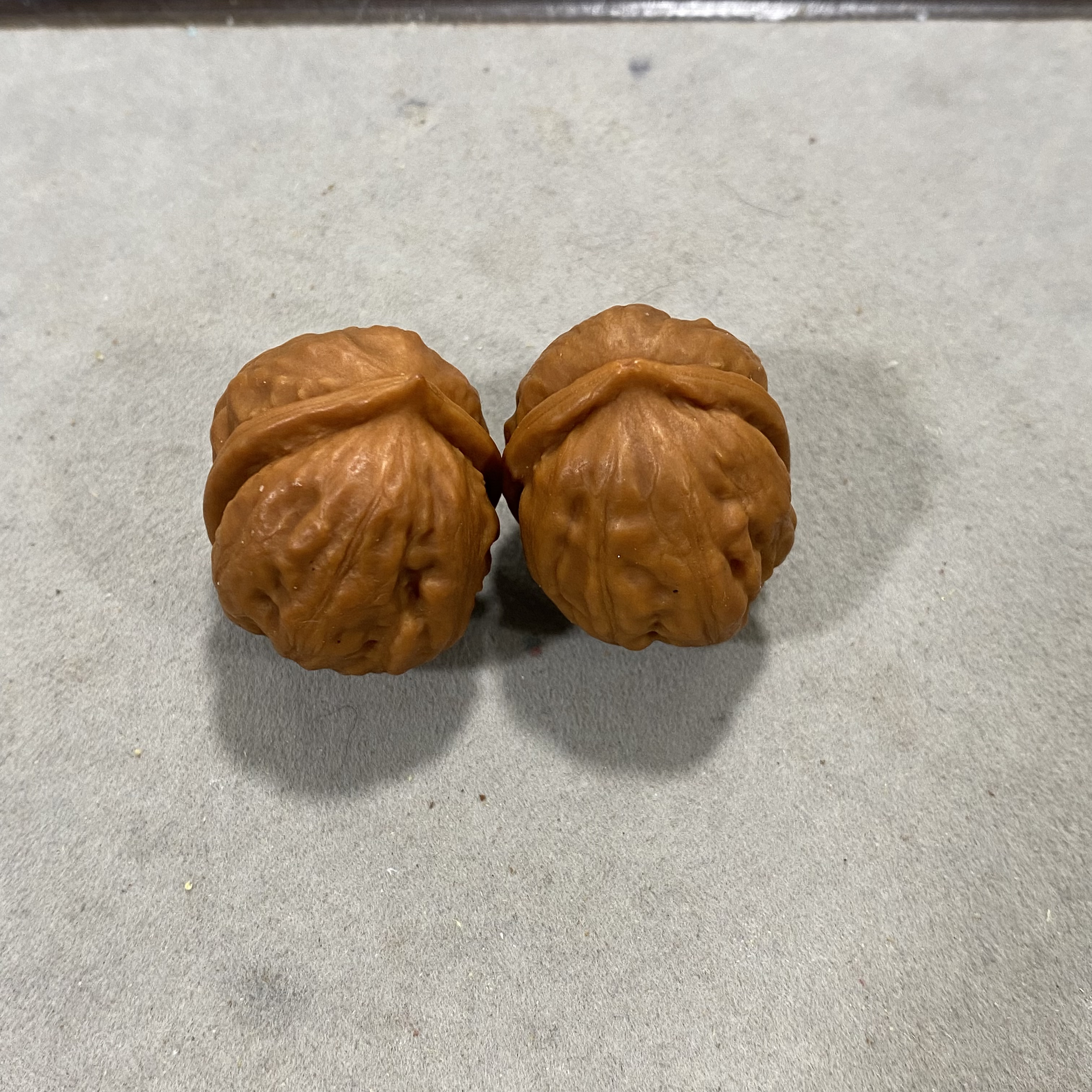 A739 小秋子文玩核桃一对（底色 桩型 尺寸多样性发其一）