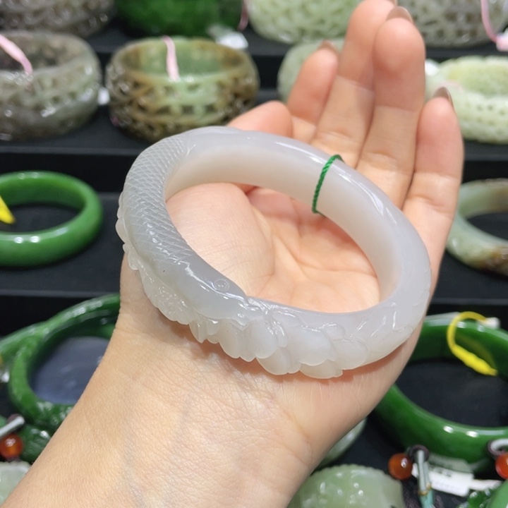 和田玉手镯57+圈口 编号71未镶嵌