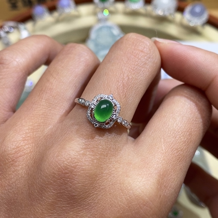 翡翠颈饰18K金镶嵌…