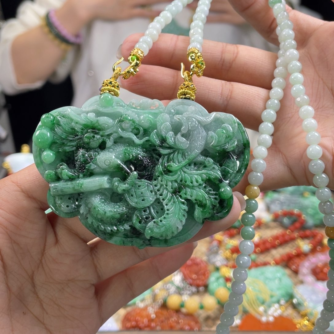 翡翠颈饰未镶嵌代编织