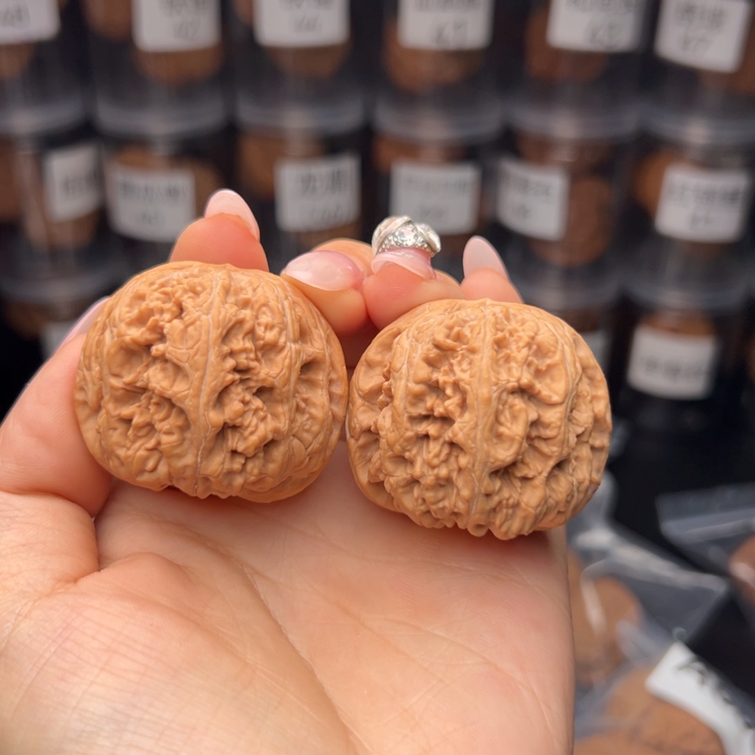 文玩核桃吊坠ｌ****ｇ大粗筋