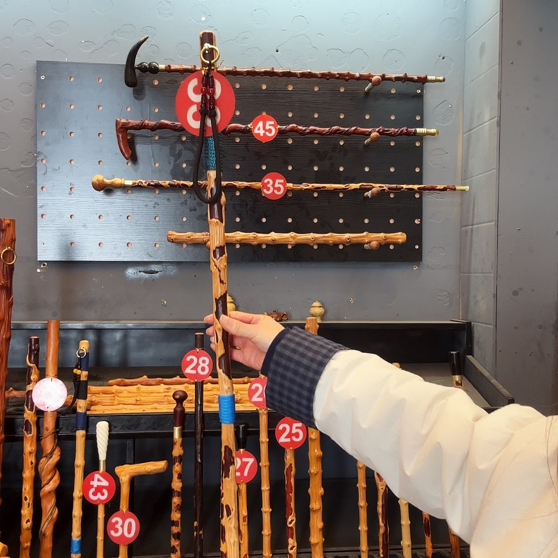 用***豆120公分左右长，疤棍登山杖