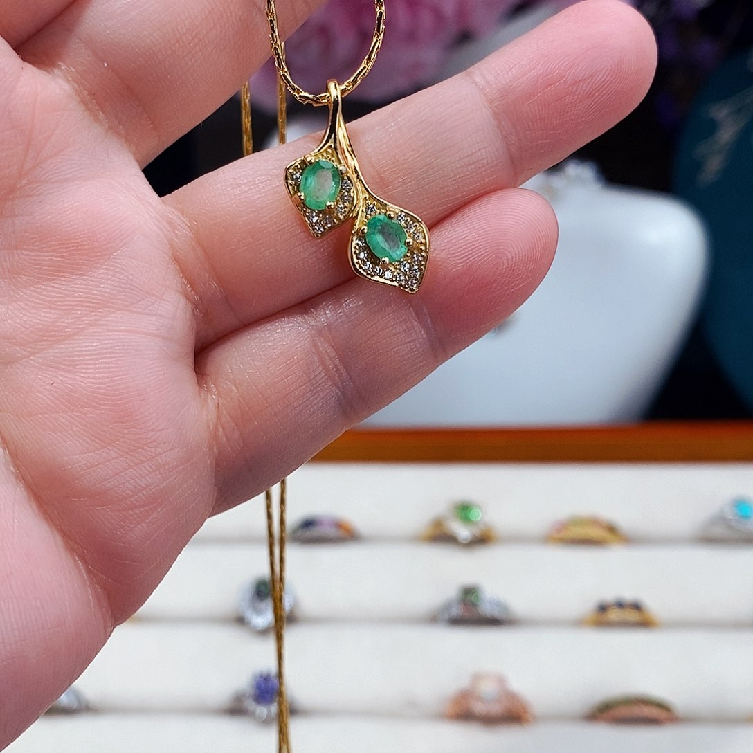 祖母绿颈饰银S925镶嵌