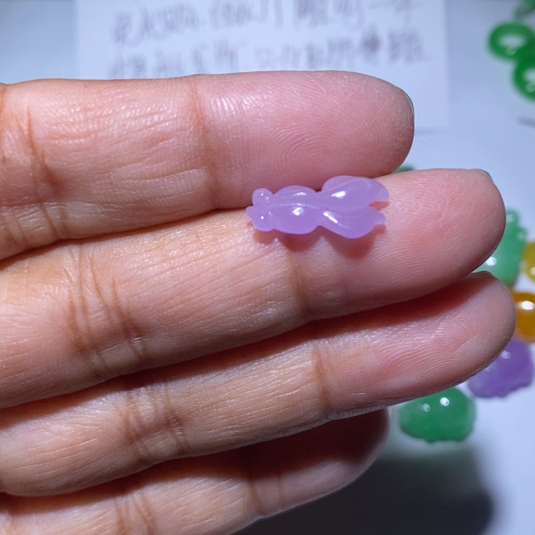 颈饰未镶嵌翡翠果*