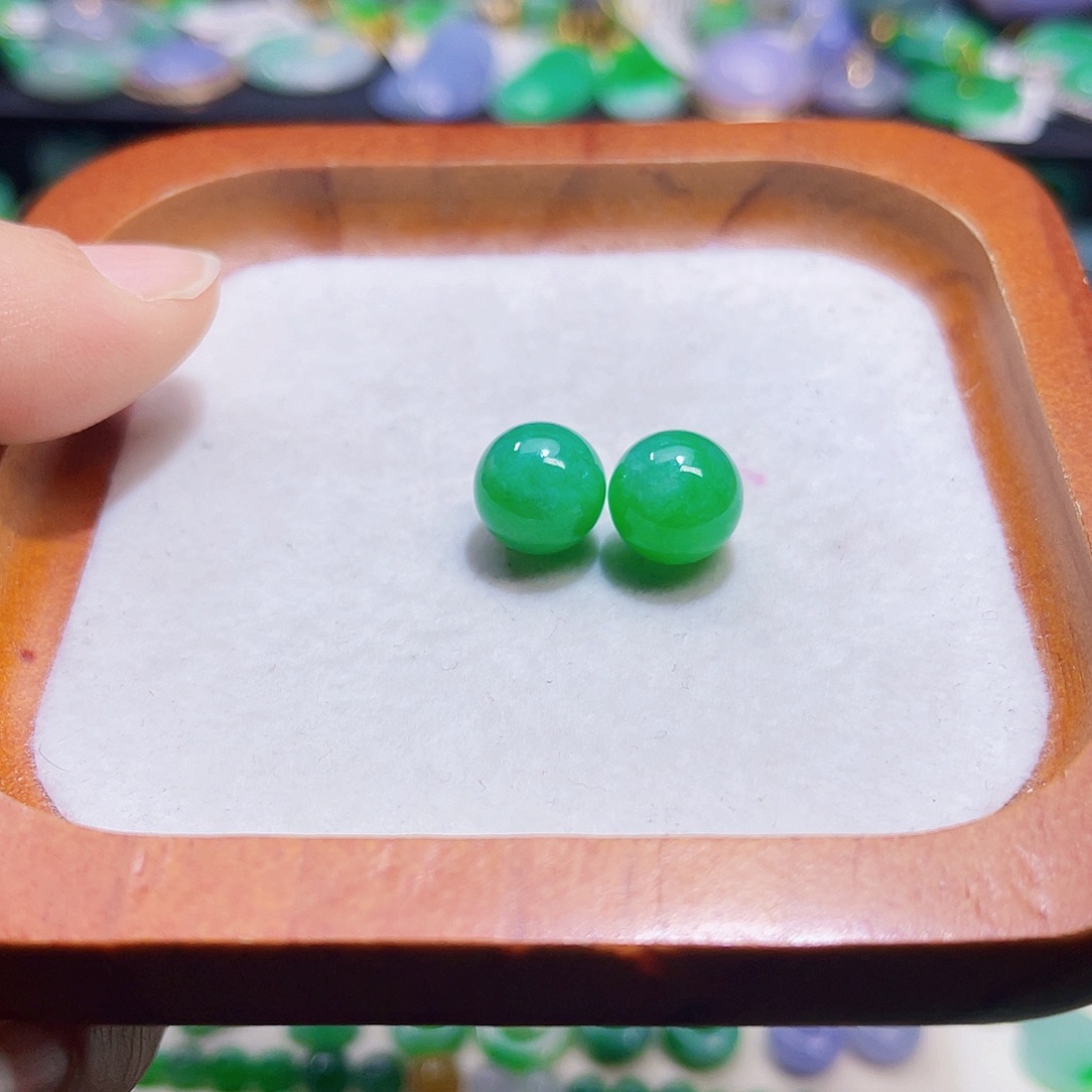 翡翠散珠卡10.8圆珠一对
