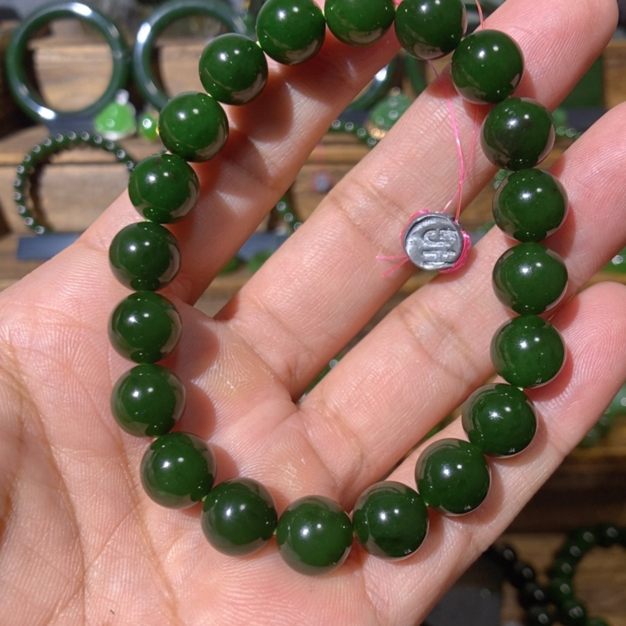 【闪购商品】吊坠(不含链)未镶嵌和田玉俄七红皮菠菜绿手串10