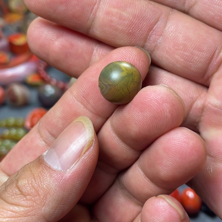 南红玛瑙未镶嵌手链