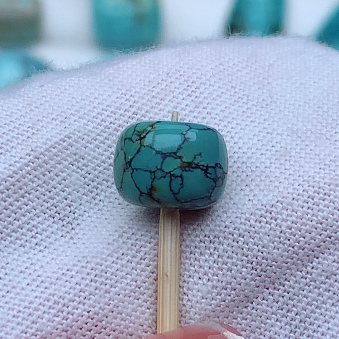 绿松石未镶嵌颈饰