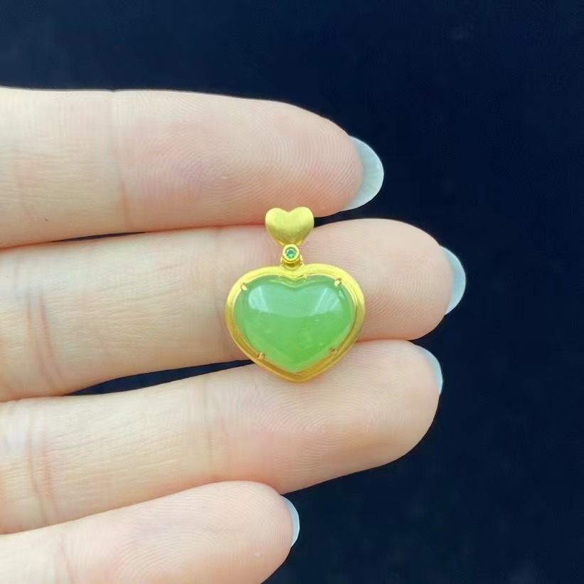 【华林同庆】18k金和田玉苹果绿爱心吊坠14*7mm 不含链H44