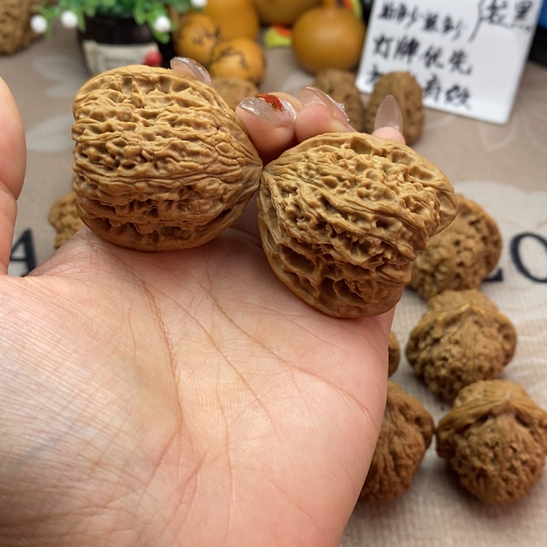 文玩核桃吊坠南疆