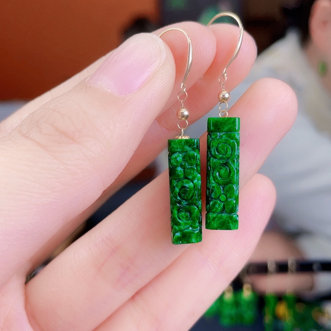 翡翠18K金镶嵌耳饰