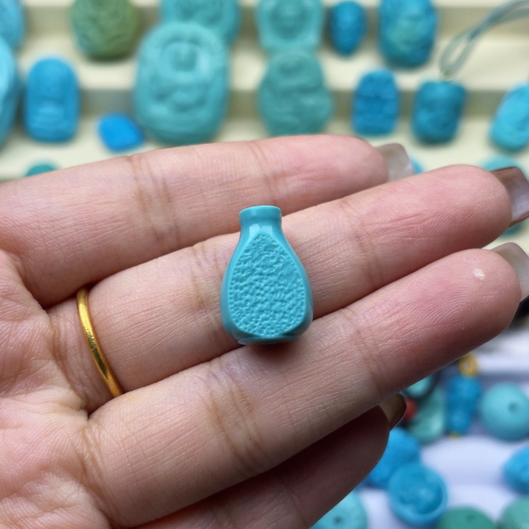 绿松石雕刻未镶嵌