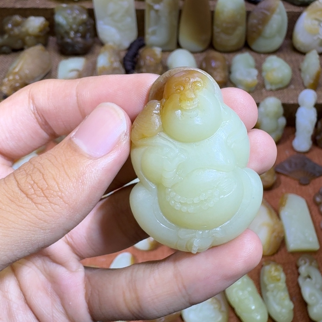 颈饰未镶嵌和田玉