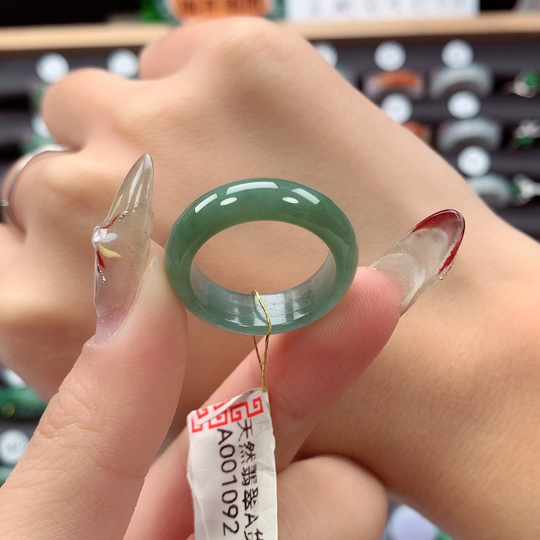 翡翠戒指未镶嵌17圈