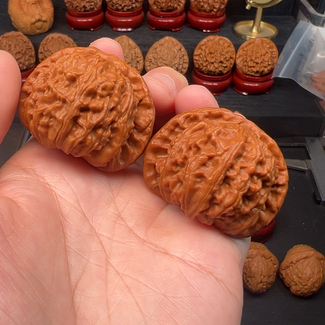 文玩核桃吊坠42白狮子