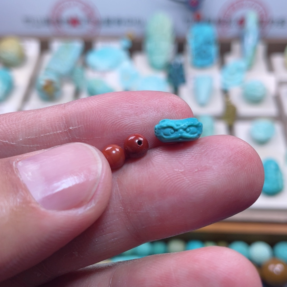 南红玛瑙配饰未镶嵌