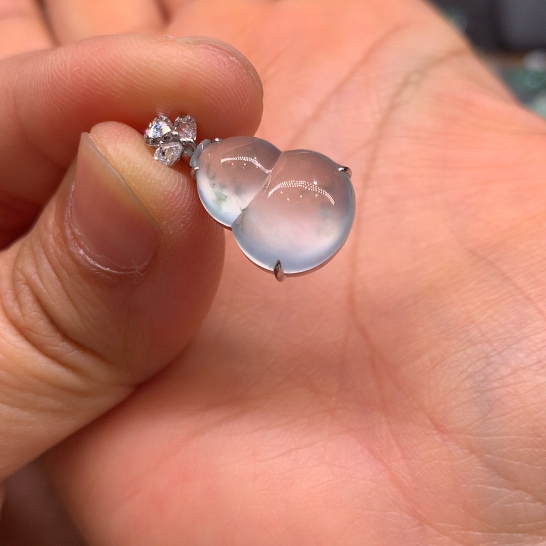 翡翠颈饰18K金镶嵌吊坠