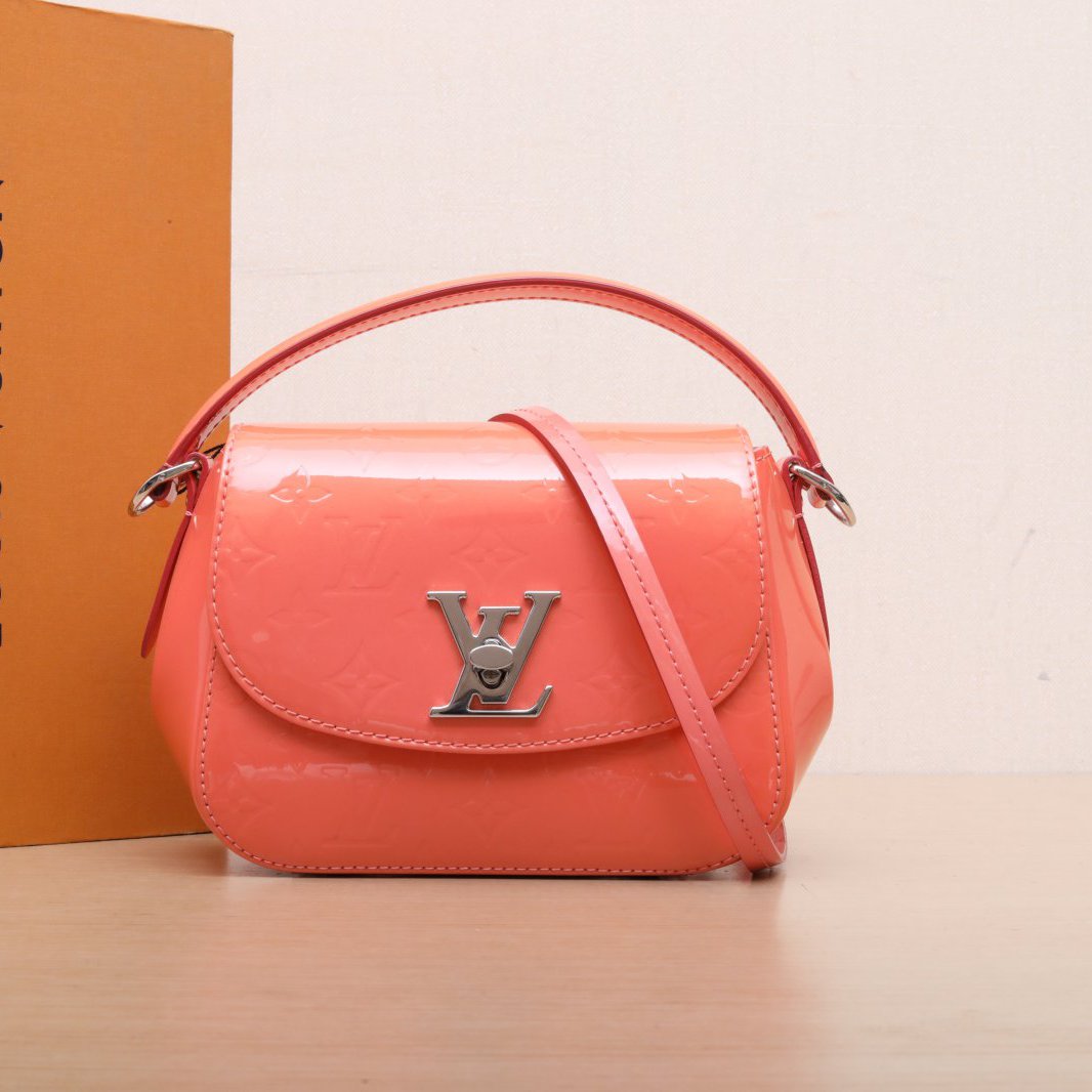 95新 LouisVuitton/路易威登 【娇】 橘红斜挎包小猪包P225479031