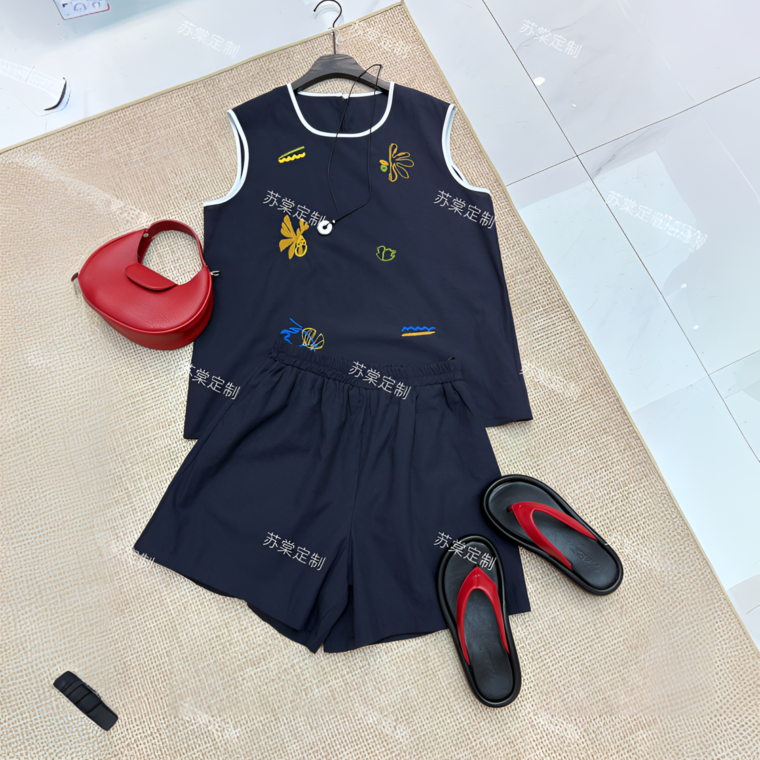 苏棠专属-新款时尚圆领无袖刺绣包边上衣高腰短裤套装显瘦设计