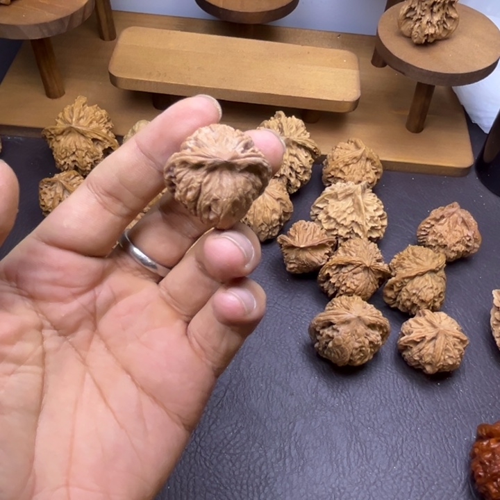 没***白桃核吊坠小蛇头一个