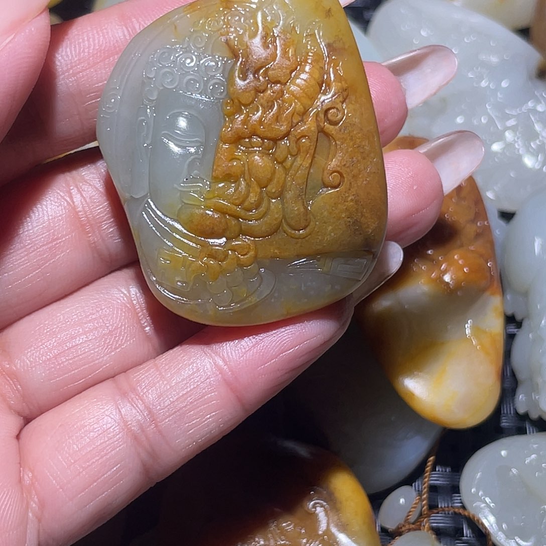 和田玉（糖玉）未镶嵌挂件