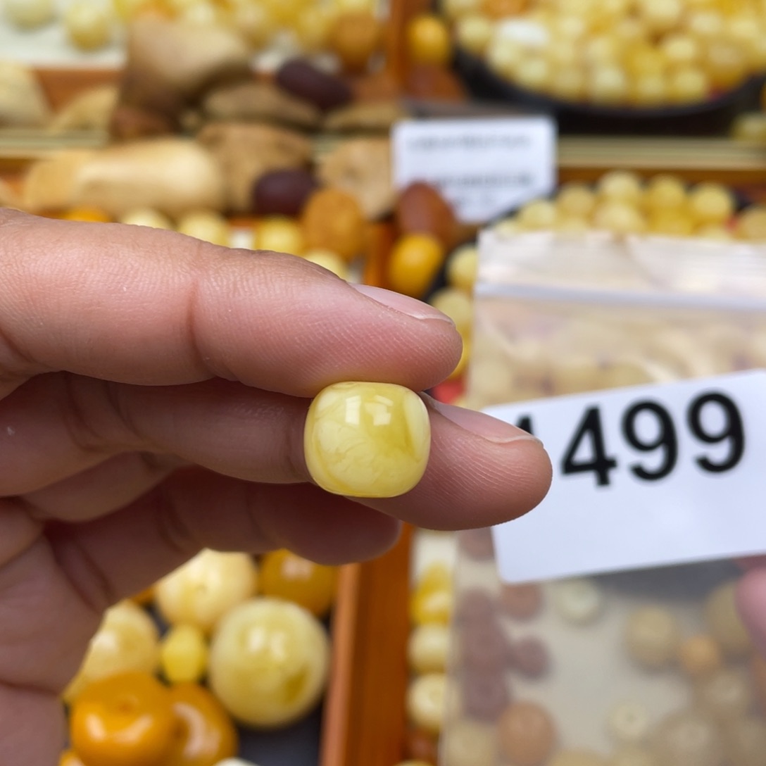 琥珀珠宝奇石未镶嵌初*?