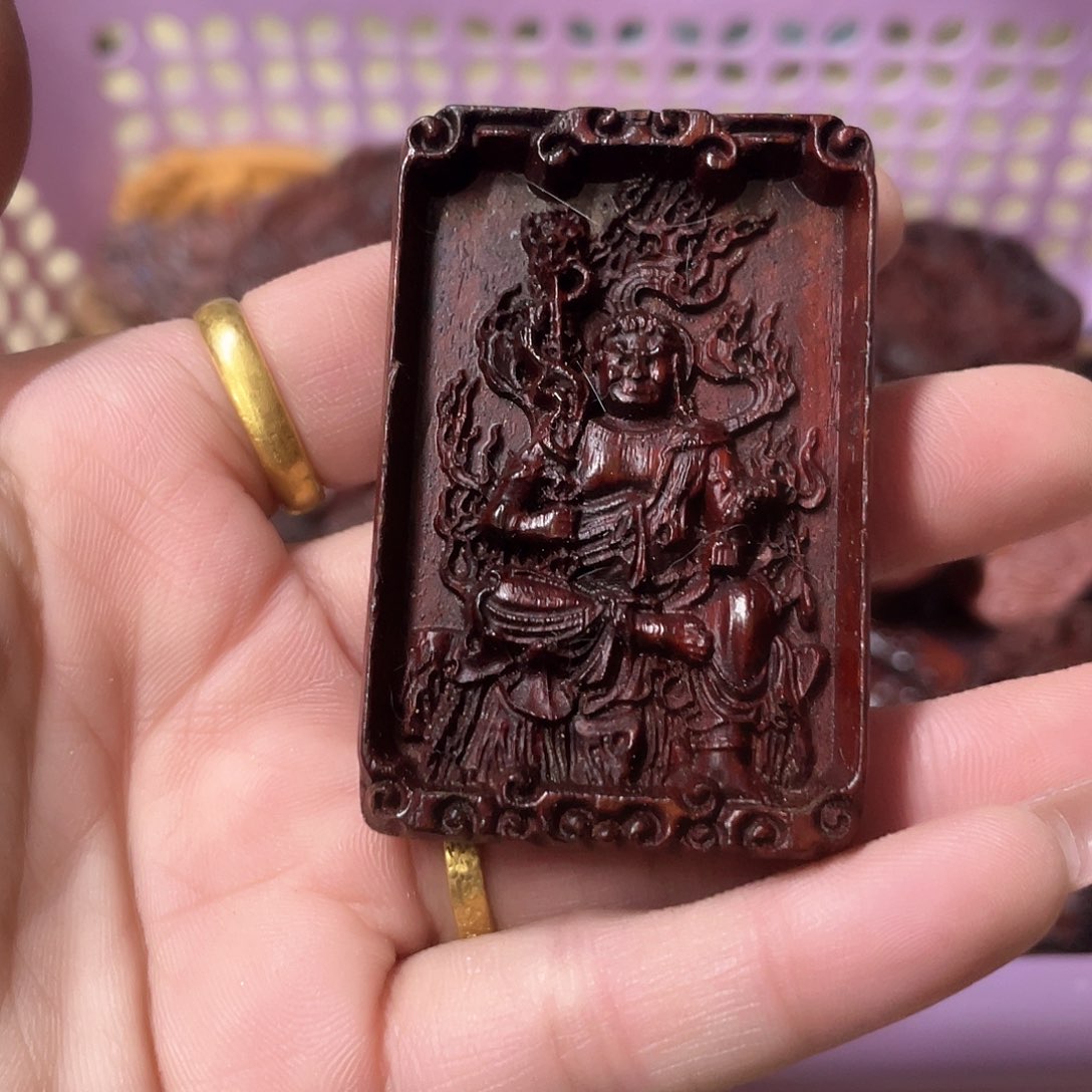 维腊木（绿檀）无事牌