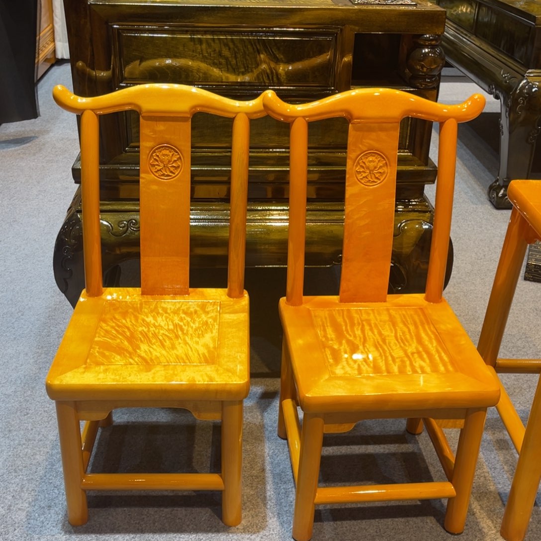 奥***曼紫檀木类成套家具，大叶小