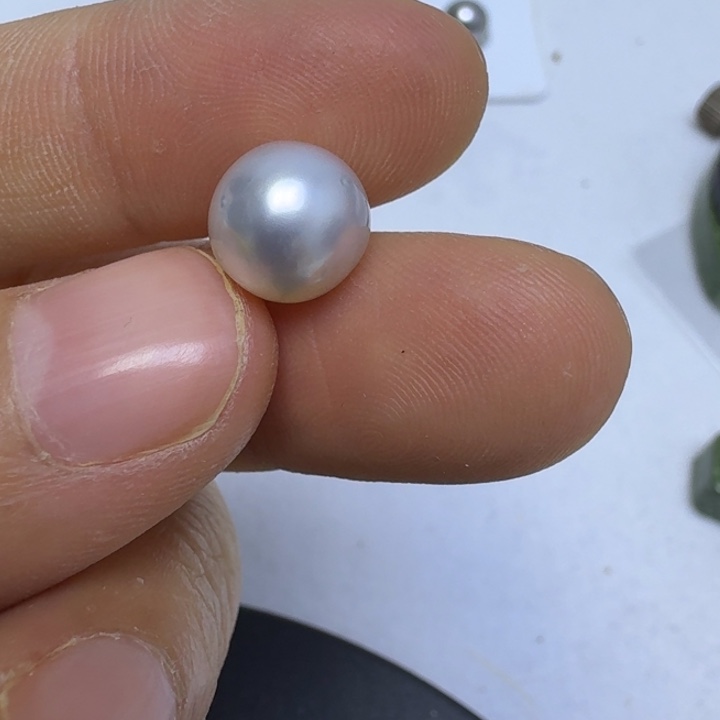 小***妮未镶嵌海水珍珠颈饰