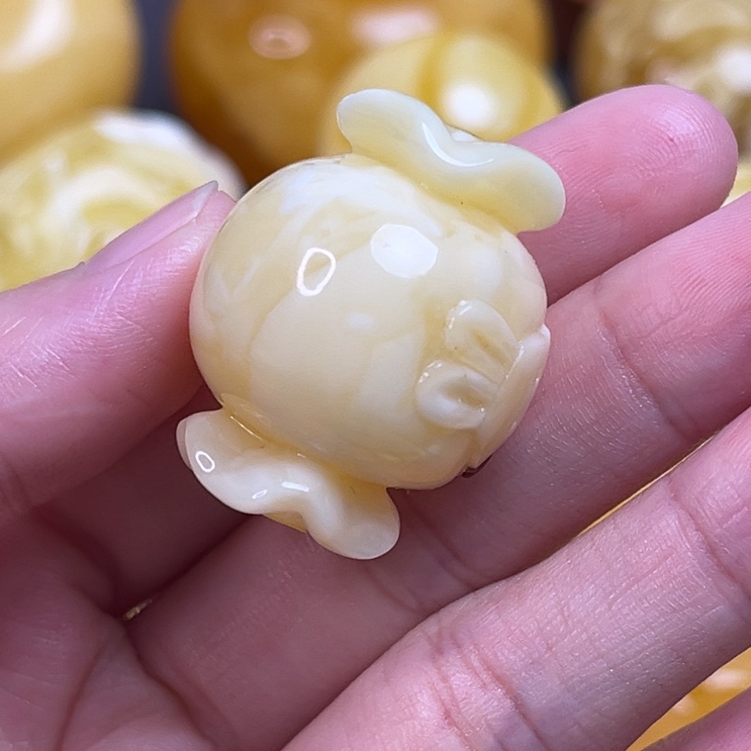 琥珀裸石未镶嵌糖果