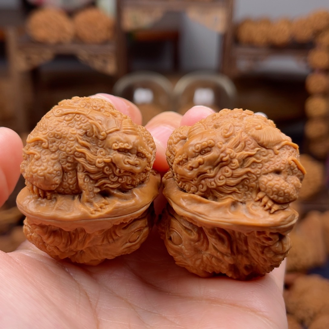 核桃把件貔貅金蟾