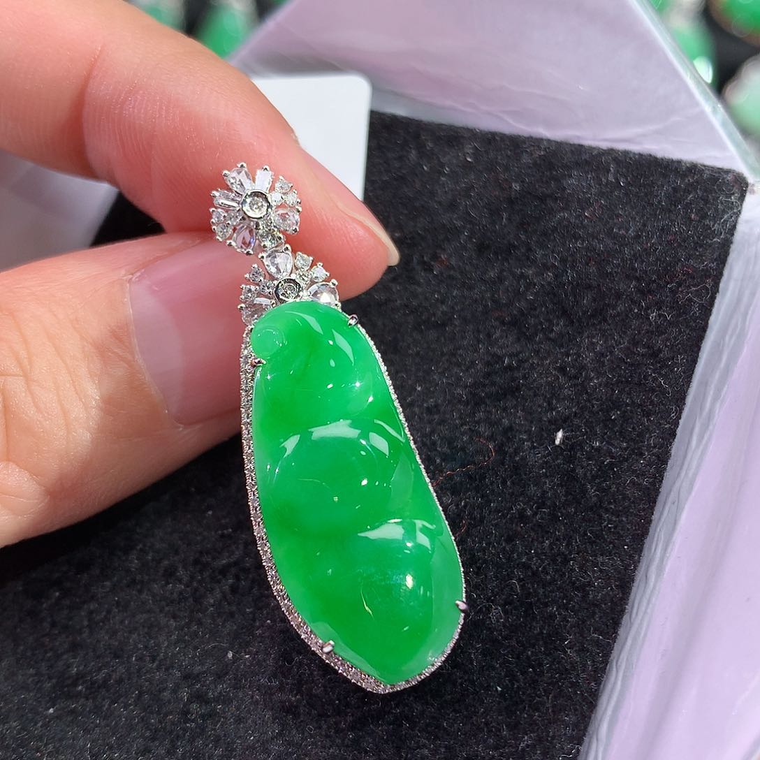 翡翠吊坠(不含链)18K金镶嵌