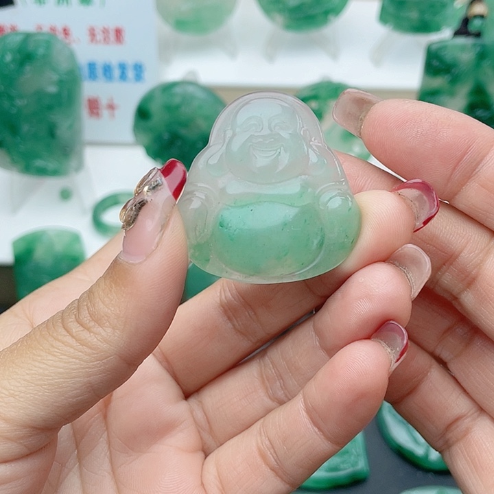 颈饰未镶嵌石英质玉