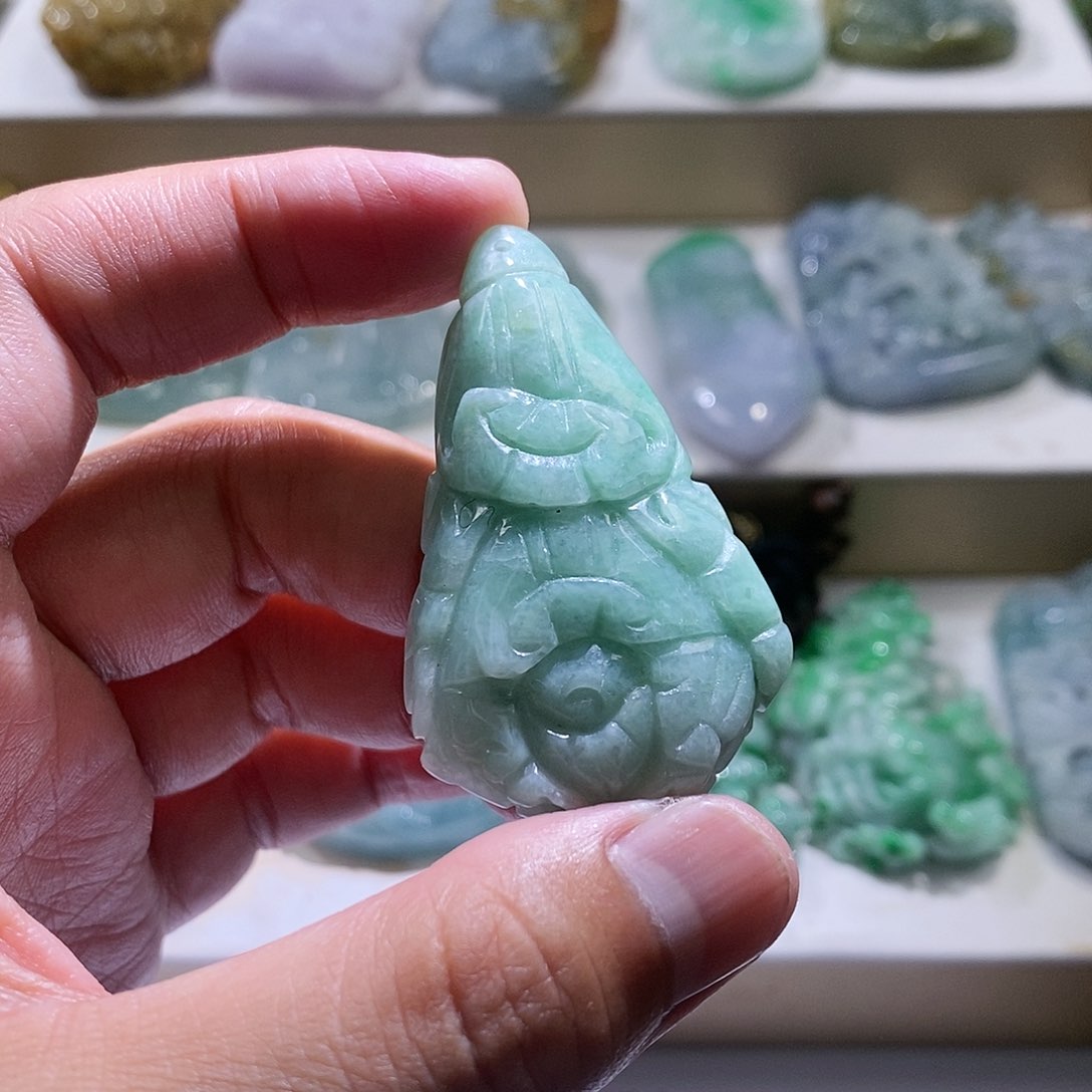 【闪购商品】翡翠颈饰未镶嵌白菜